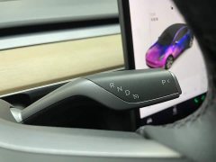 Tesla Model Y standard range rear-wheel drive version - фото 12