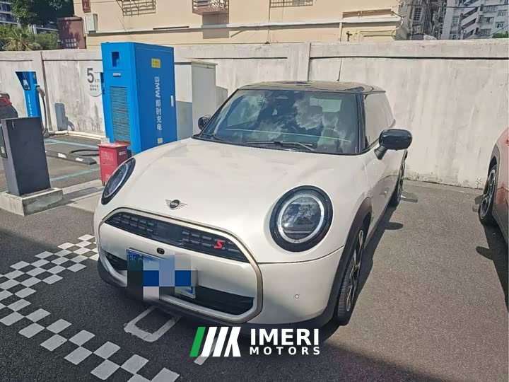 MINI 2.0T COOPER S Artist Three-door Edition - автомобиль из Китая