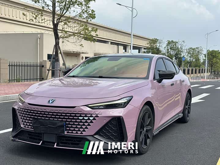 Changan UNI-V 1.5T premium - автомобиль из Китая
