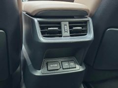 Lexus ES 300h Premium Edition - фото 20