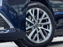 Lexus ES 300h Premium Edition - фото 9