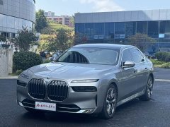 BMW 7 Series 740Li Leading Luxury Package - фото 1