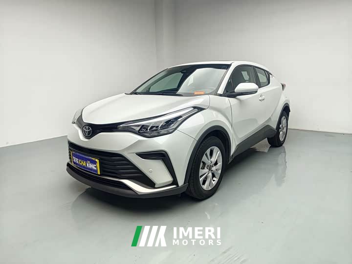 Yize IZOA 2.0L Yixiang CARE Edition - автомобиль из Китая