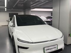 Tesla Model Y Long Range All-Wheel Drive First Edition - фото 1