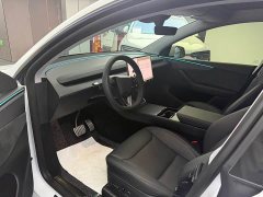 Tesla Model Y Long Range All-Wheel Drive First Edition - фото 2