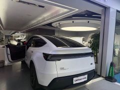 Tesla Model Y Long Range All-Wheel Drive First Edition - фото 4