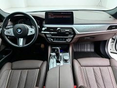 BMW 5 Series 530Li Exclusive M Sports Package - фото 4