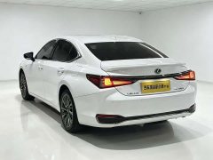 Lexus ES 260 F SPORT - фото 4