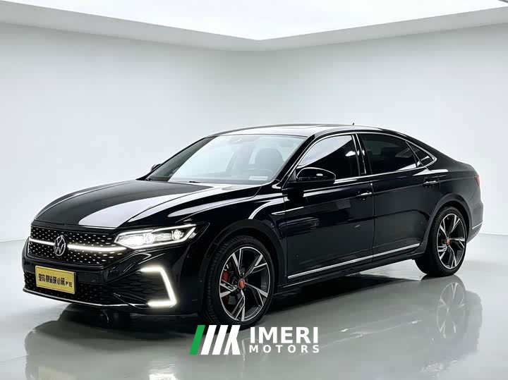 Volkswagen Passat facelift 330TSI Starry Sky Deluxe Edition