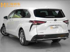 Toyota SIENNA 2024 2.5L hybrid four-wheel drive premium version - фото 4
