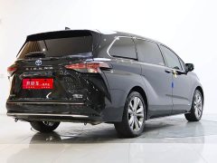 Toyota SIENNA 2.5L Hybrid Premium Edition - фото 4