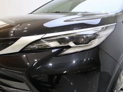 Toyota SIENNA 2.5L Hybrid Premium Edition - фото 8