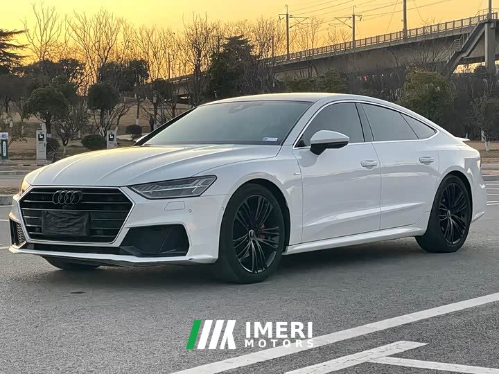 Audi A7 45 TFSI Version