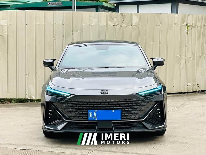 Changan UNI-V 1.5T premium - автомобиль из Китая