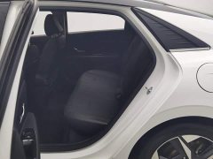 Hyundai Elantra 1.5L CVT LUX Premium Edition - фото 15