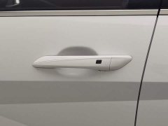 Hyundai Elantra 1.5L CVT LUX Premium Edition - фото 18