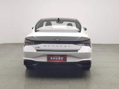 Hyundai Elantra 1.5L CVT LUX Premium Edition - фото 4