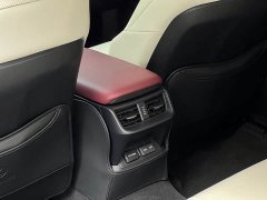 Lexus ES 300h Premium Edition - фото 17