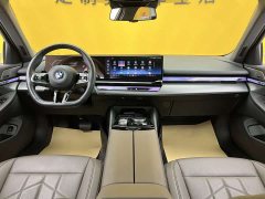 BMW 5 Series 530Li xDrive M Sports Package - фото 11