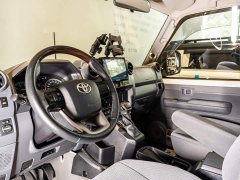Toyota Land Cruiser (imported) LC76 4.0L automatic - фото 6