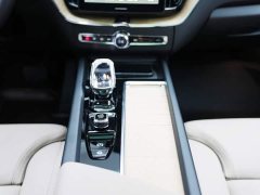 Volvo XC60 plug-in hybrid plug-in hybrid long-range four-wheel drive Zhiyuan luxury version - фото 12