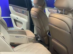 AITO Wenjie M9 extended range Ultra version 6 seats - фото 4