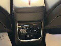 Hongqi HS7 PHEV 2.0T PHEV four-wheel drive flag collar version 6 seats - фото 17