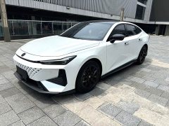Changan UNI-V 1.5T premium - фото 1