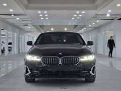 BMW 5 Series facelift 530Li leading luxury package - фото 2