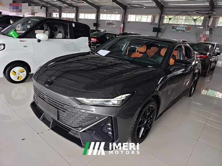 Changan UNI-V 2022 1.5T premium - автомобиль из Китая
