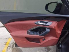 Audi Q5L 2.0T Exclusive Edition for Ten Million Users - фото 12
