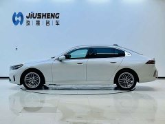 BMW 5 Series 525Li Luxury Package - фото 3
