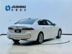 BMW 5 Series 525Li Luxury Package - фото 4