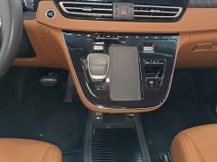 Hongqi HQ9 PHEV 2.0T four-wheel drive business version - фото 14