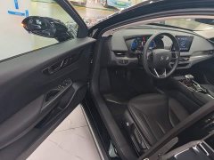 Hongqi E-QM5 facelift basic travel version - фото 16