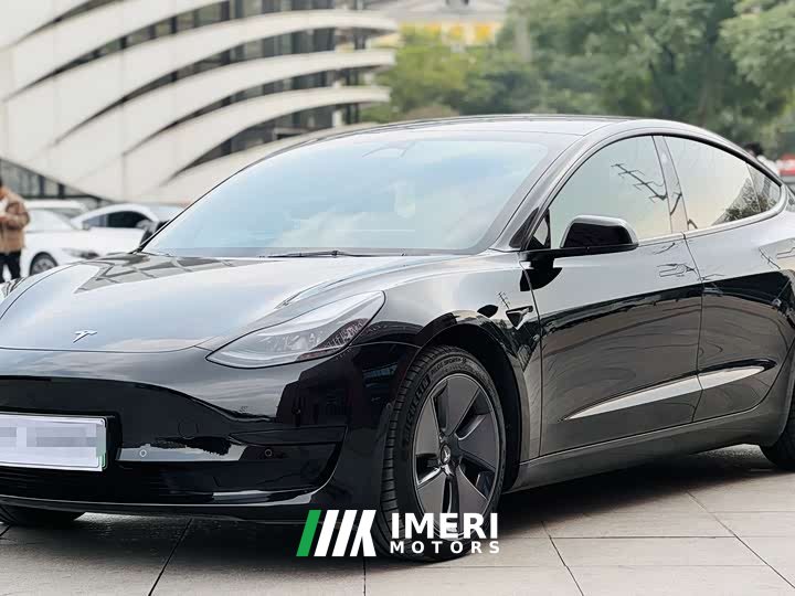 Tesla Model 3 rear-wheel drive version - автомобиль из Китая