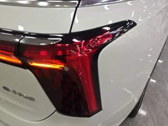 Hongqi E-HS9 690km flagship version six seats - фото 8