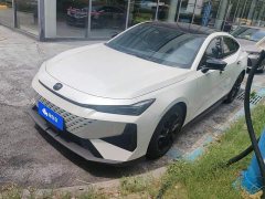 Changan UNI-V 1.5T premium - фото 1