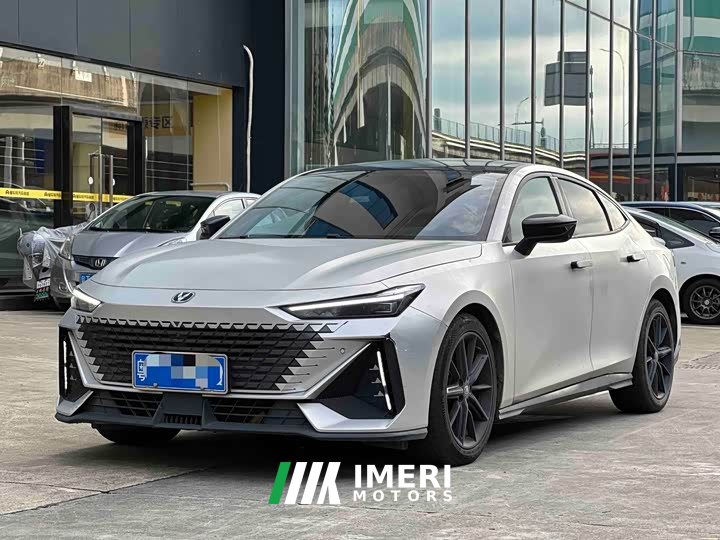 Changan UNI-V 2022 1.5T premium - автомобиль из Китая