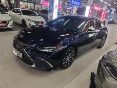 Lexus ES 2022 300h Premium Edition - фото 1