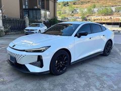 Changan UNI-V 1.5T premium - фото 1