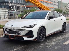 Changan UNI-V 1.5T sports version - фото 1