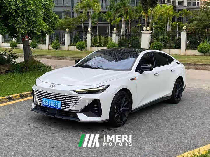 Changan UNI-V 2023 1.5T premium - автомобиль из Китая