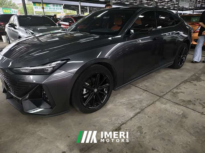 Changan UNI-V 1.5T premium