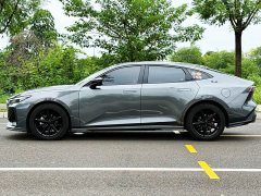 Changan UNI-V 1.5T premium - фото 4