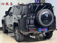 Yangwang Looking up at U8 Off-Road Player Edition - фото 6