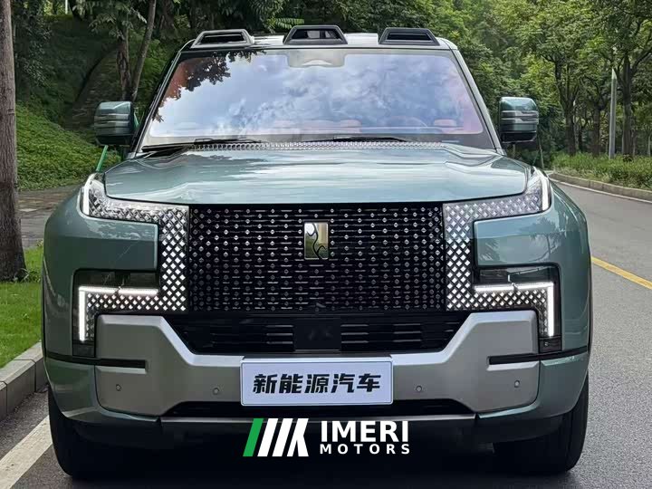 Yangwang Looking up at U8 2023 Deluxe Edition - автомобиль из Китая