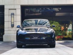 Tesla Model Y rear-wheel drive version - фото 3