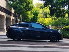 Tesla Model Y rear-wheel drive version - фото 5