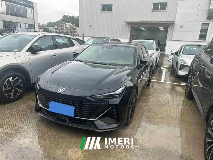 Changan UNI-V 1.5T smart pilot - автомобиль из Китая